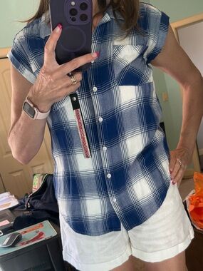 Women’s Blue Plaid Short Sleeve Button-Up Shirt